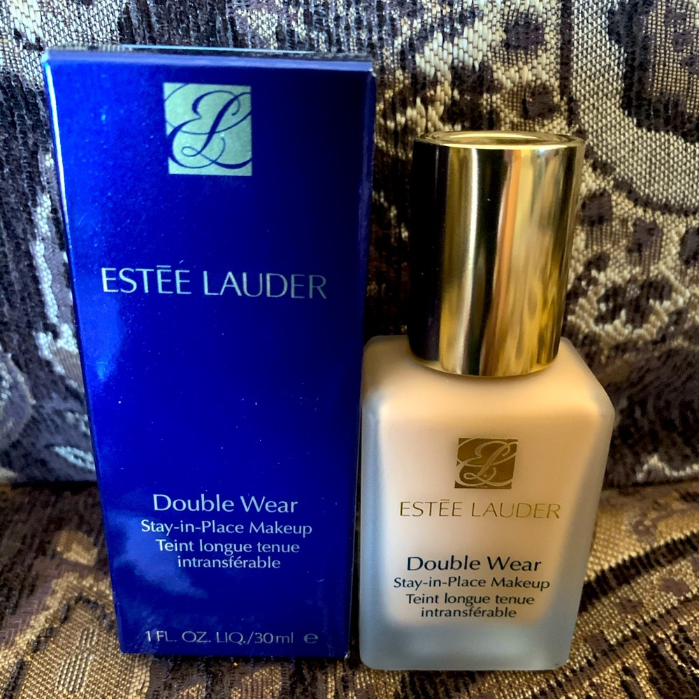 Estée Lauder Double Wear Foundation 4N2